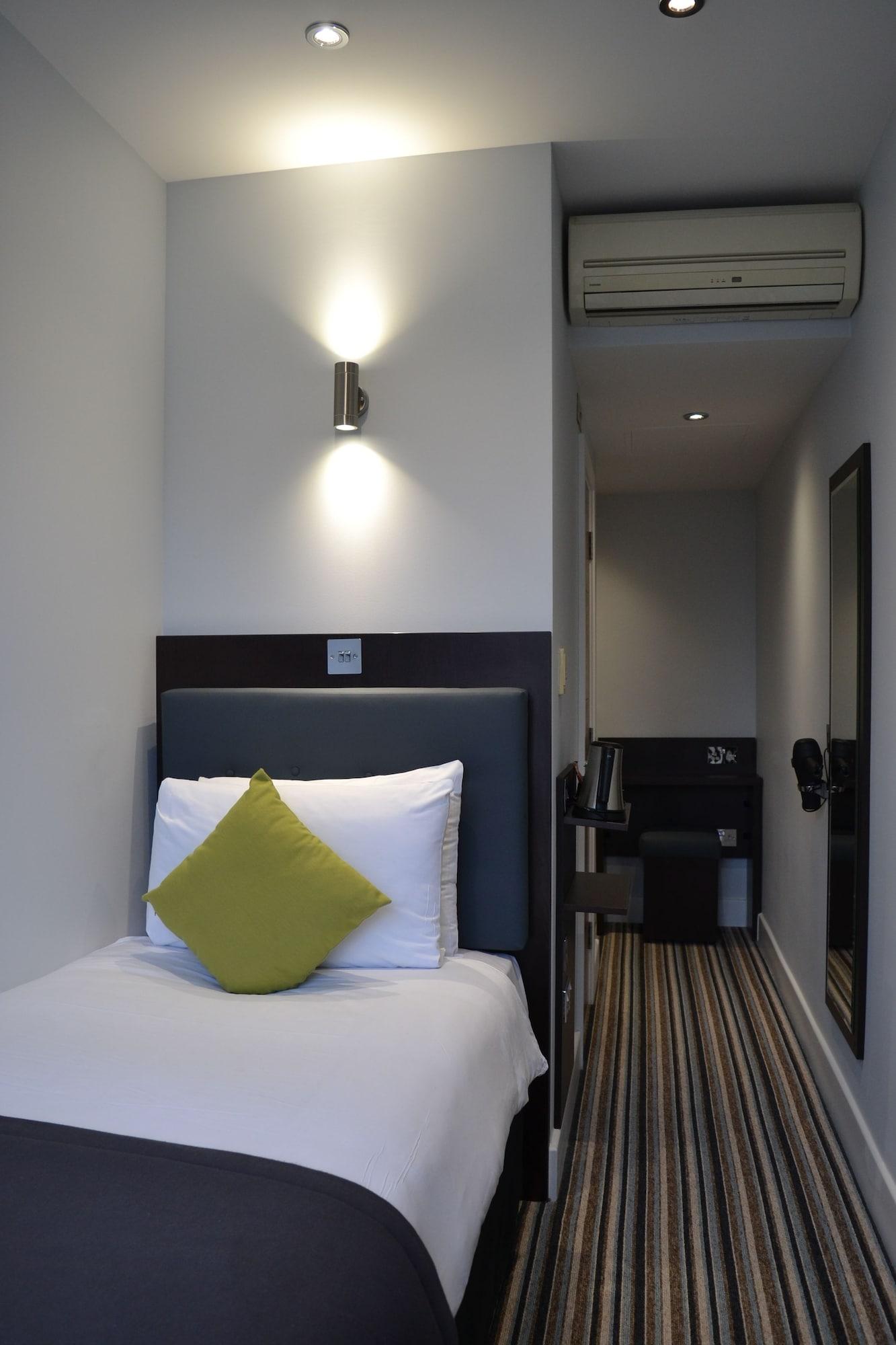 Trebovir Hotel Лондон Екстериор снимка