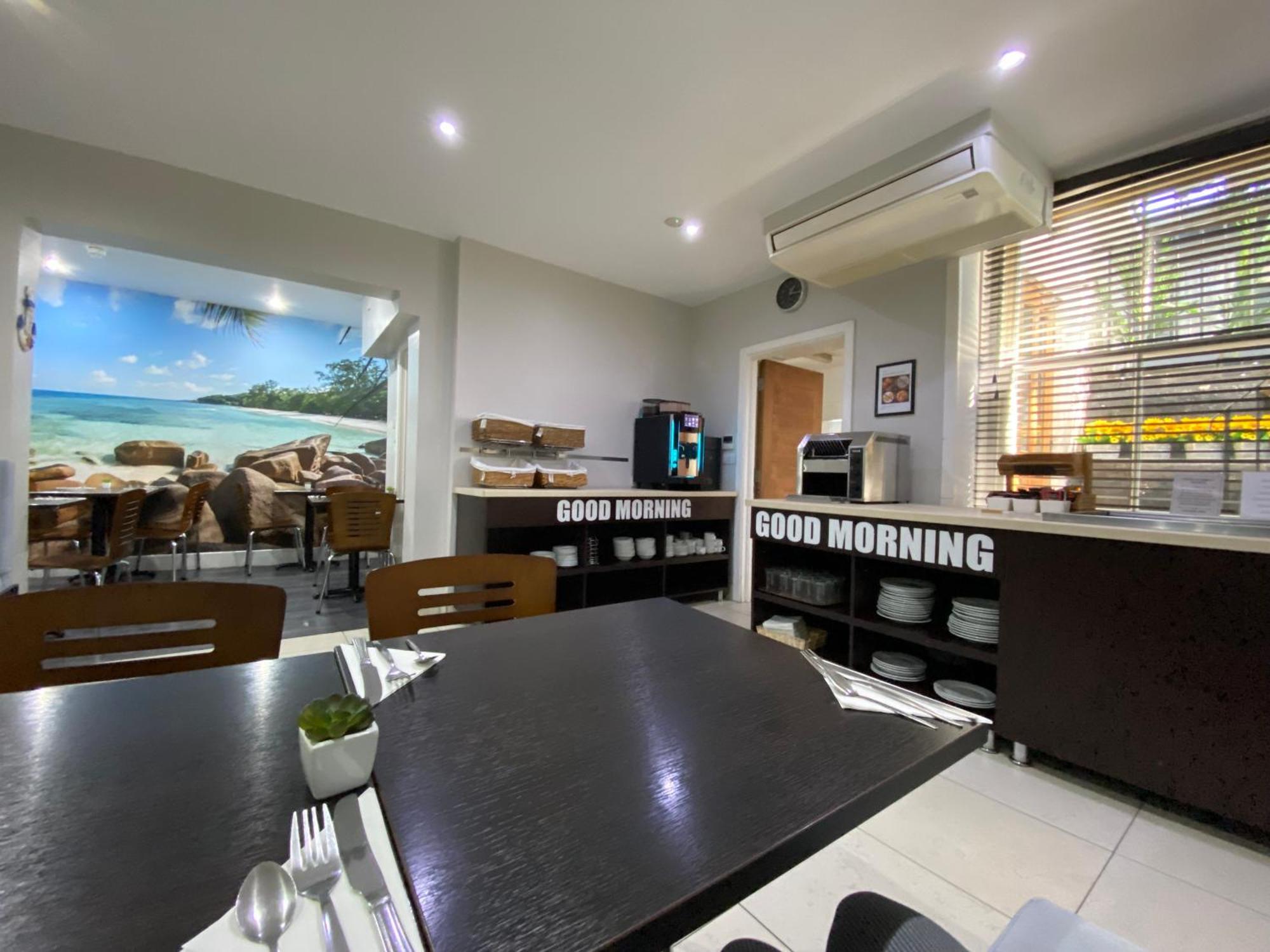 Trebovir Hotel Лондон Екстериор снимка