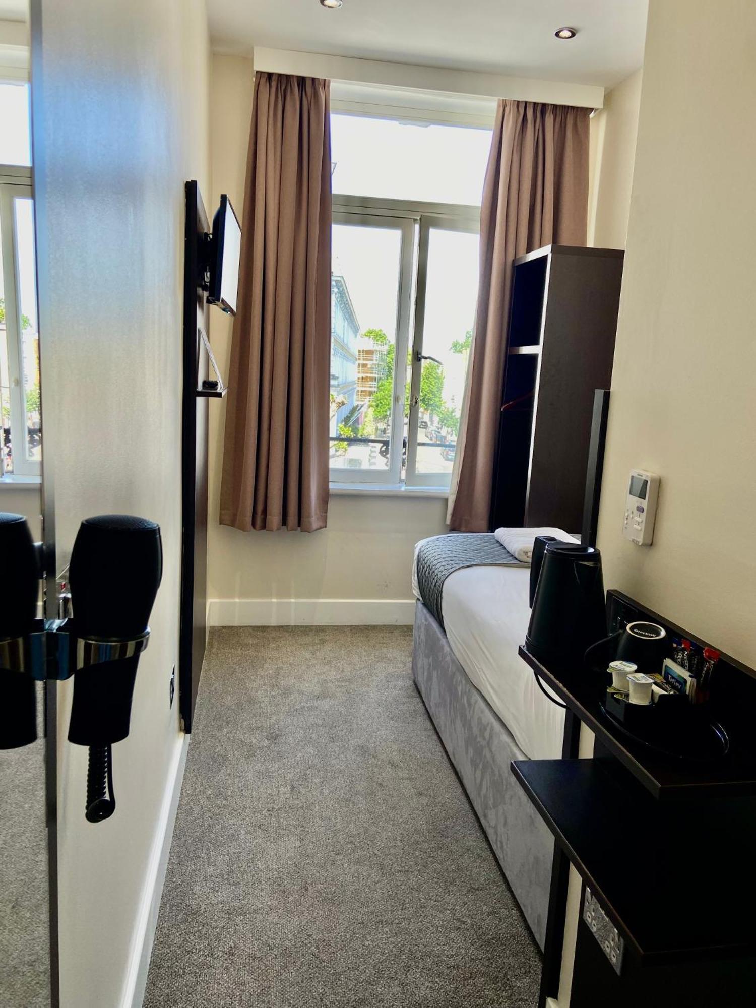 Trebovir Hotel Лондон Екстериор снимка