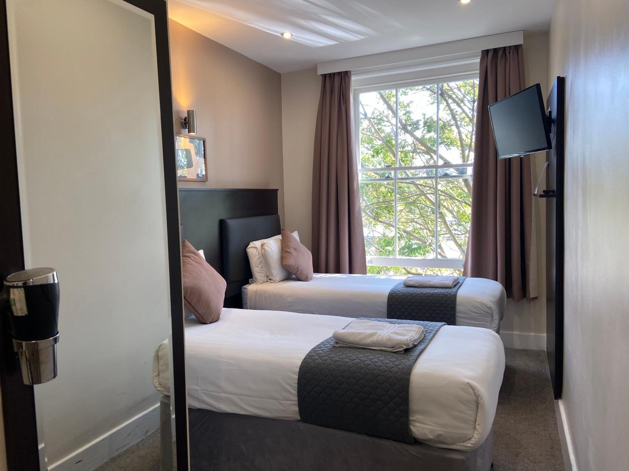 Trebovir Hotel Лондон Екстериор снимка
