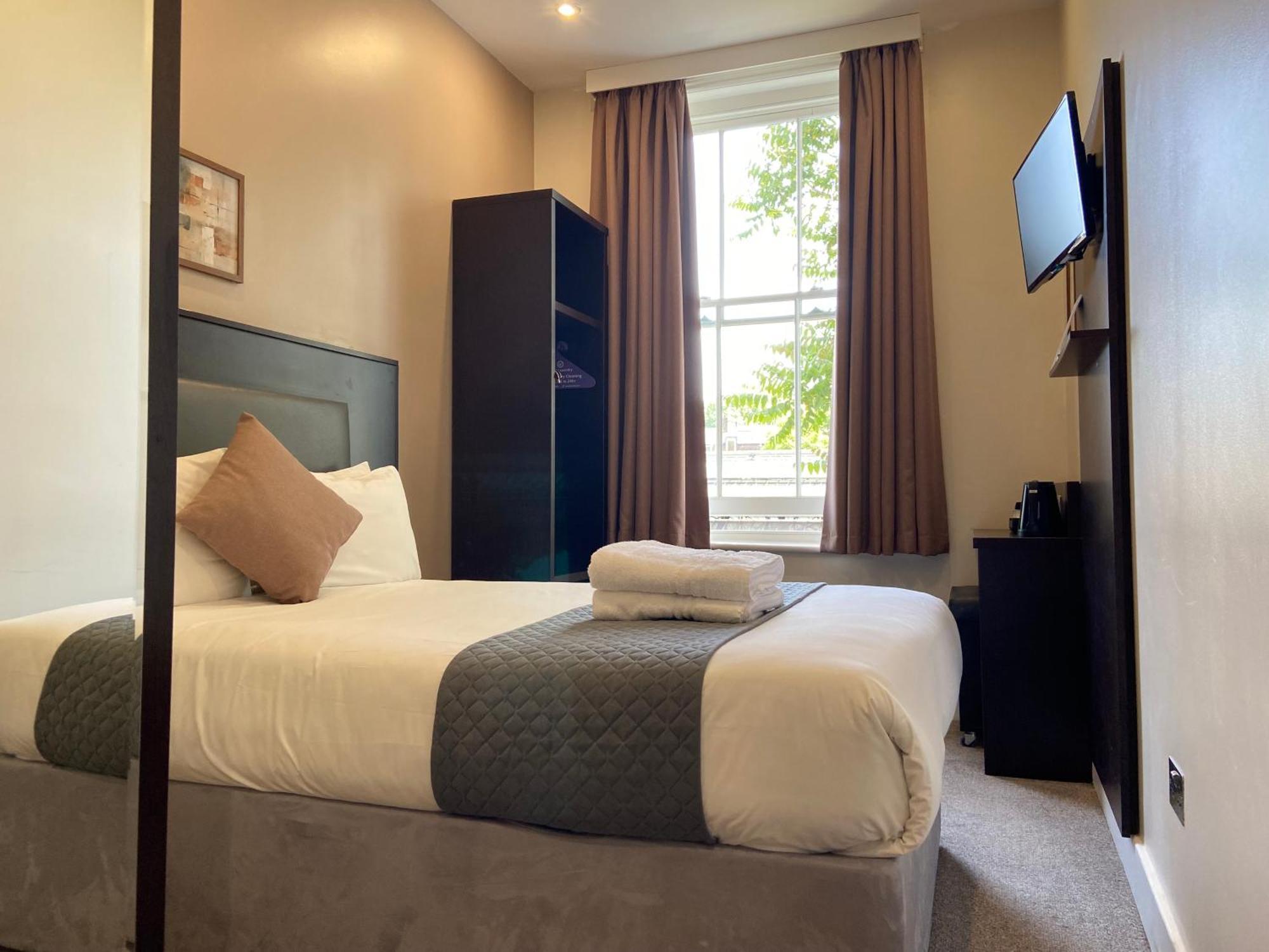 Trebovir Hotel Лондон Екстериор снимка