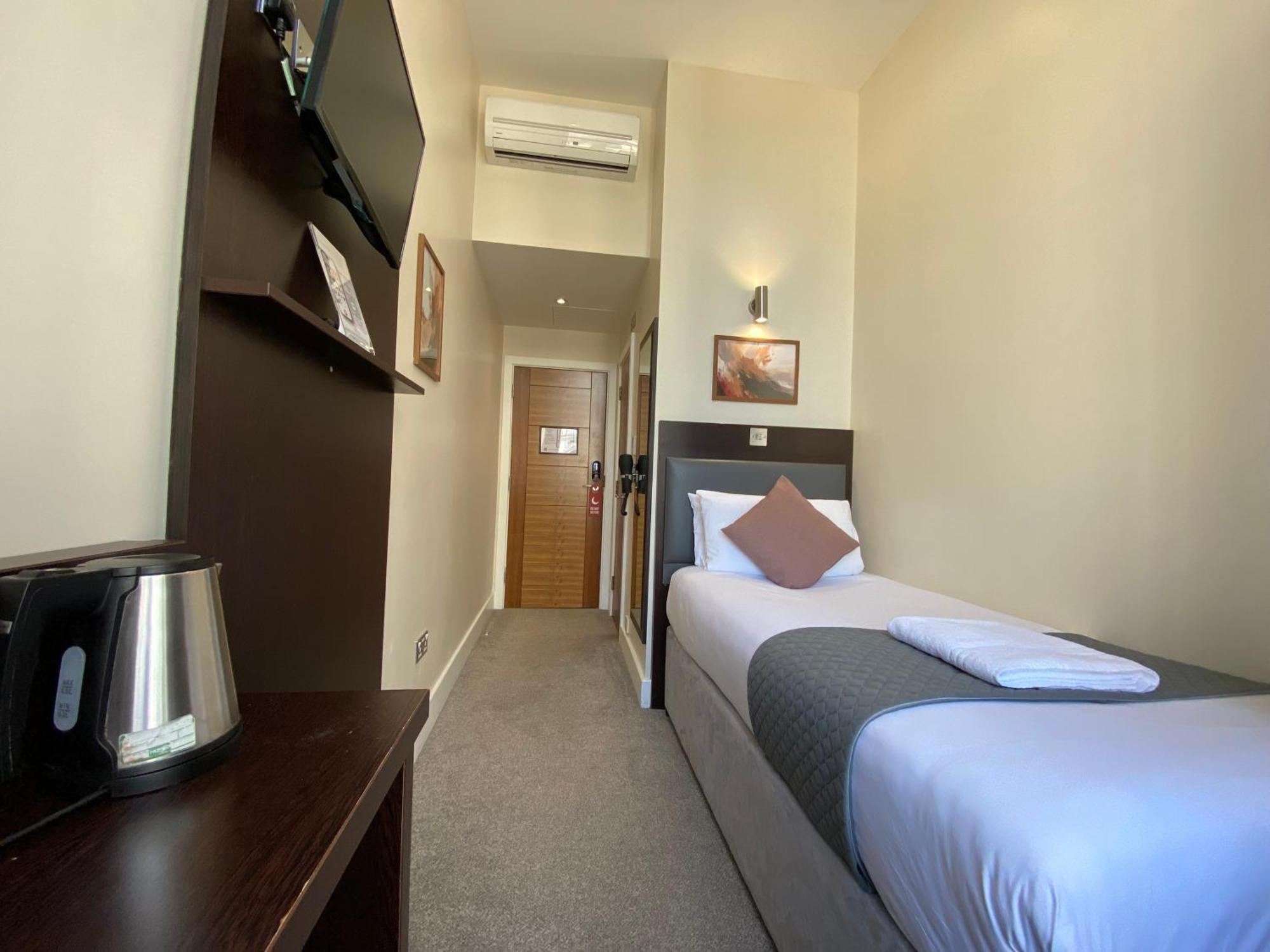 Trebovir Hotel Лондон Екстериор снимка